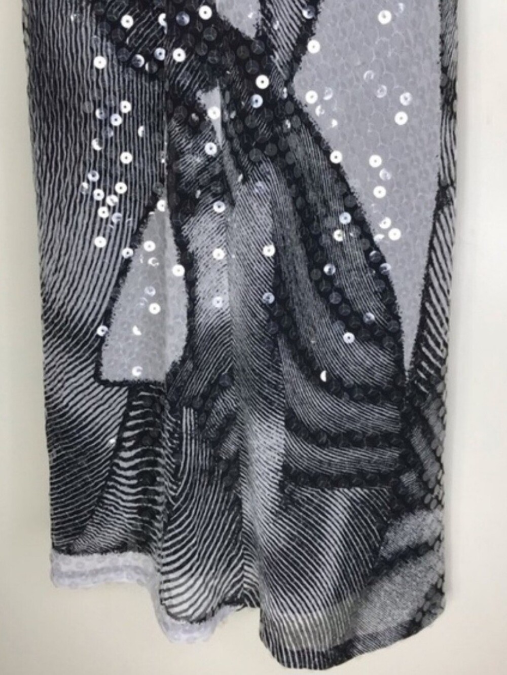 LAUNDRY BY SHELLI SEGAL Black White Sequin Sparkle Dress Size 6 - Picture 4 of 8
